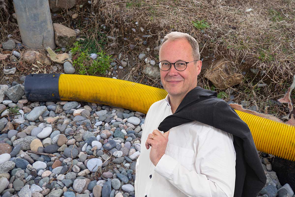 Måste kablar alltid ligga i rör – om de går i stenig mark ...