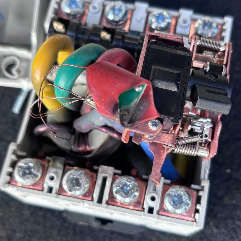 Tidigare hittade Andrea Van Sand en annan jordfelsbrytare där samma problem uppstod. Bild Privat