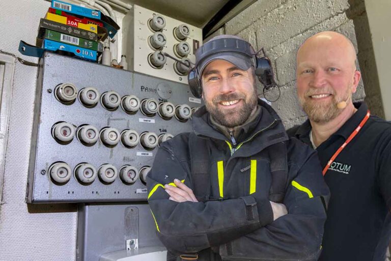 Dags att byta ut proppskåpet? Nja, säger Mathias Hultman och Niklas Svanberg.