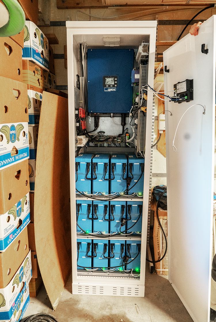 PBS:en har inbyggd inverter och ­elektronik som hanterar lasterna. Foto: Lars-Göran Hedin