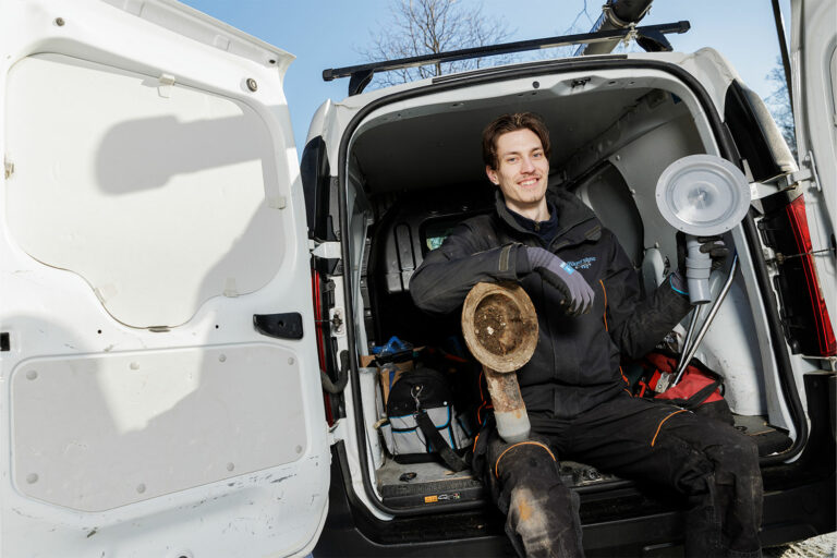 VVS-montören Hampus Ekblad Blomberg tipsar om hur man bygger avloppsgroda och monterar golbrunnar