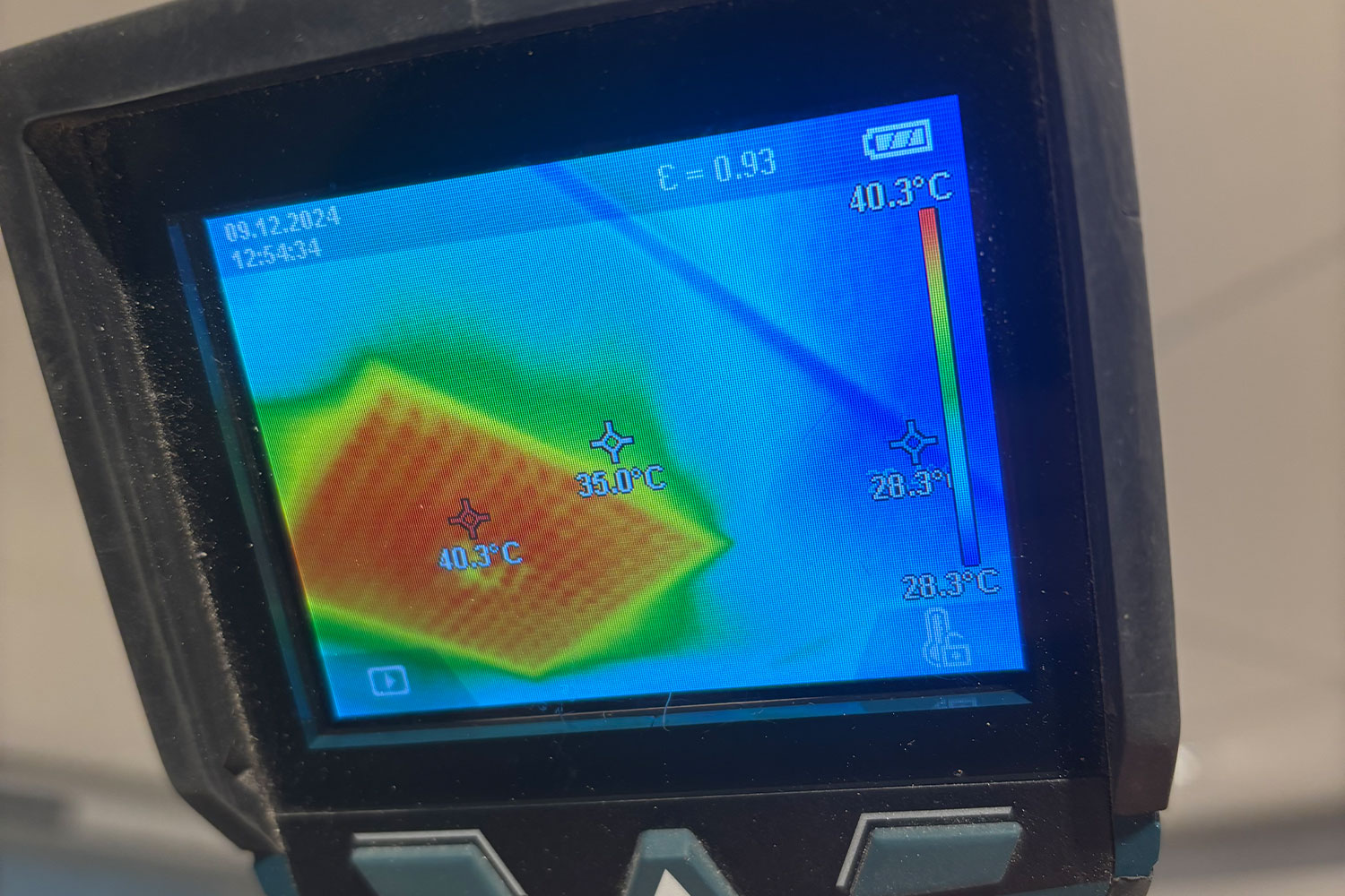 Tilluftsdon värmt till 40 grader drar energi. Foto: Daniel Strand