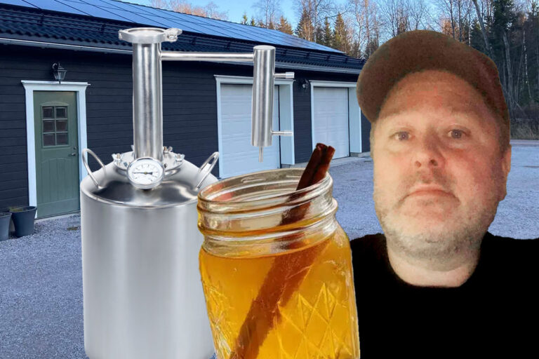 Johan Forsen (bilden) och hans rörmokarkollega Bill Kjerrgren tänker starta ett destilleri i Rättvik. Drömmen är att få göra utrustningen själva och första drycken blir apple pie moonshine. Apparaten på bilden är inte relaterad till den utrustning som nämns i texten.