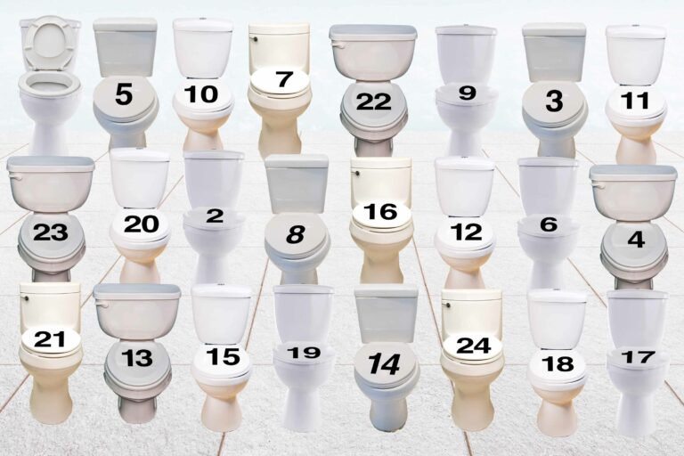 Öppna VVS-lucka 2 genom att klicka på toalettlocket med en tvåa på.