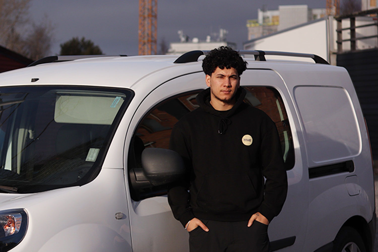 Elyas Ahmadi startade företaget Norrlandsfixarna när han inte fick lärlingsplats efter VVS-utbildningen.