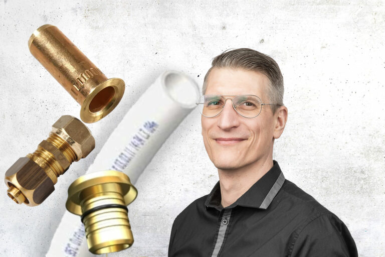 VVS-teknikexperten Björn Wetterrvik reder utom stödhylsor till PEX rör. Björn W